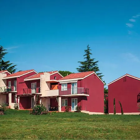 1 Bedroom Awesome Apartment In Umag شقة