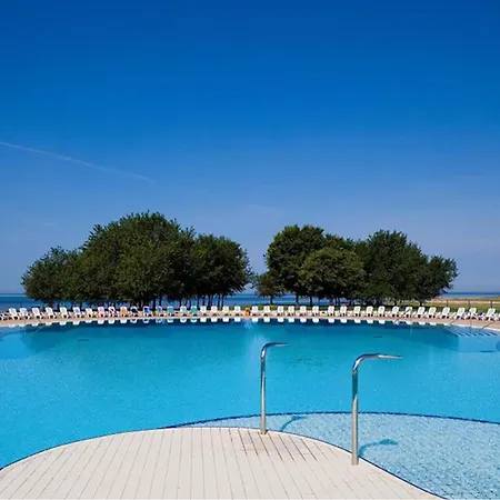 1 Bedroom Awesome Apartment In Umag * Umag