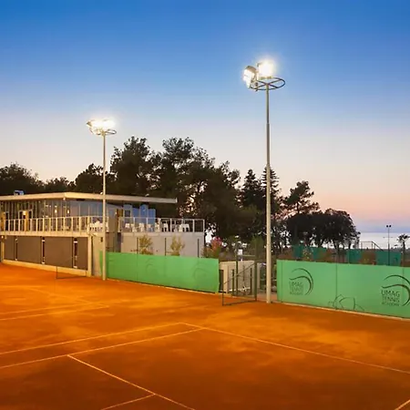 1 Bedroom Awesome Apartment In Umag Apartman
